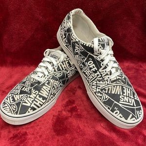 VANS CLASSIC OFF THE WALL SNEAKERS